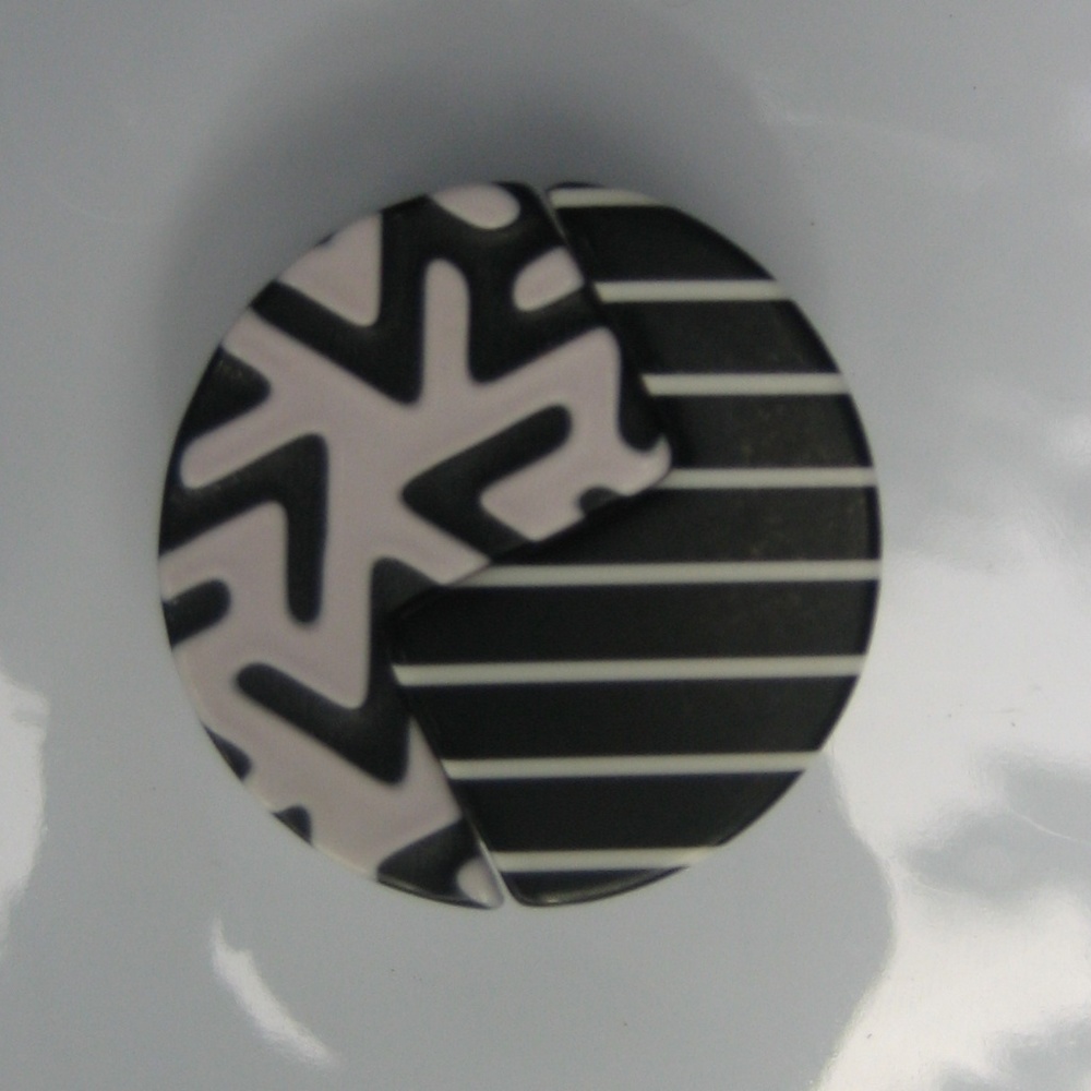 One Vintage NONY New York  80's Button Cover
